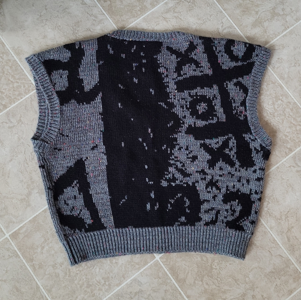 Vintage 80s Novelty Sweater Vest Tic-Tac-Toe Pattern - Picture 2 of 8